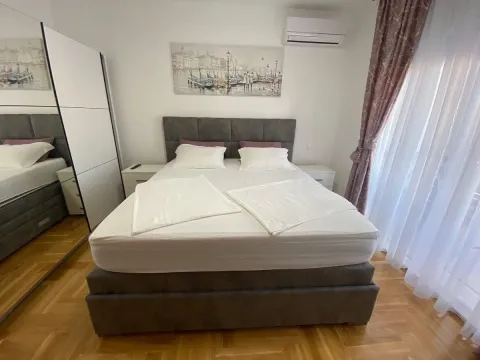 Rent, one bedroom apartment, 55m², Centar, Tivat - image 3