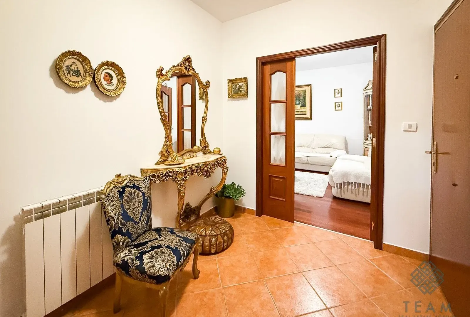 Izdavanje, trosoban stan, 100m², Gorica C, Podgorica