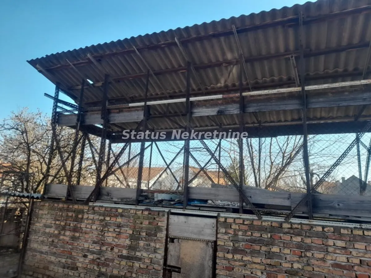 Prodaja, kuća, 180m², Centar, Inđija