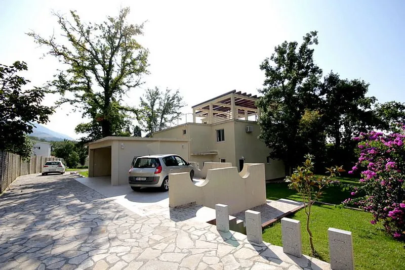 Sale, house, 324m², Sutomore, Bar