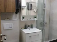 Izdavanje, dvosoban stan, 77m2, Blok 5, Podgorica