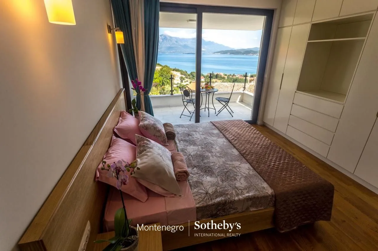 Prodaja, kuća, 350m², Đenovići, Herceg Novi