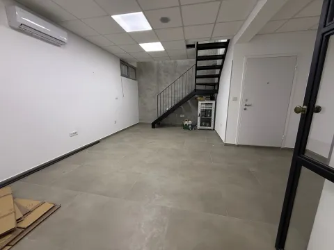 Rent, office space, 130m², Blok 9, Podgorica - image 10