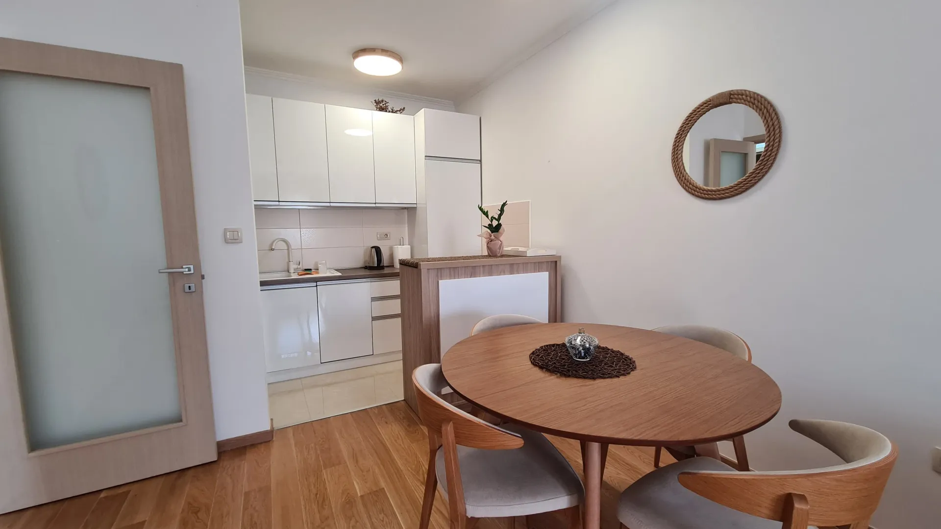 Izdavanje, jednosoban stan, 46m², City Kvart, Podgorica