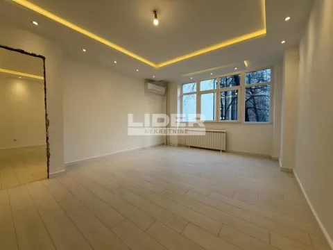 Sale, two bedroom apartment, 60m², Stari Grad, Beograd - image 2