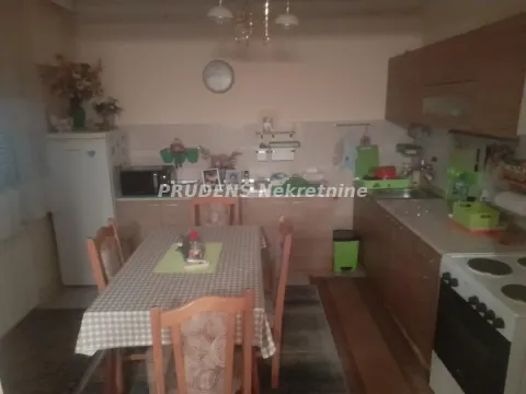 Prodaja, kuća, 220m², Bečmen, Surčin - image 4