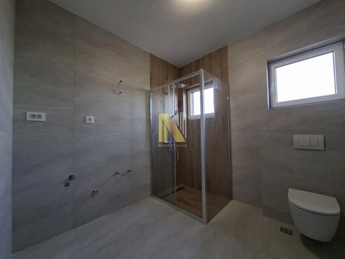 Prodaja, četvorosoban stan, 95m², Tatarsko brdo, Petrovaradin