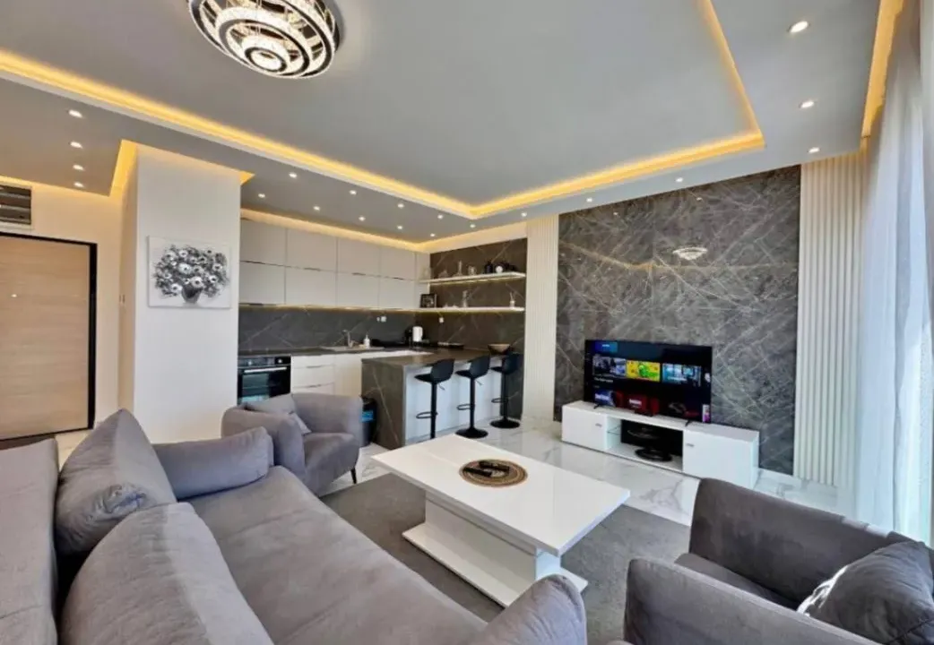 Izdavanje, dvosoban stan, 95m², Bečići, Budva