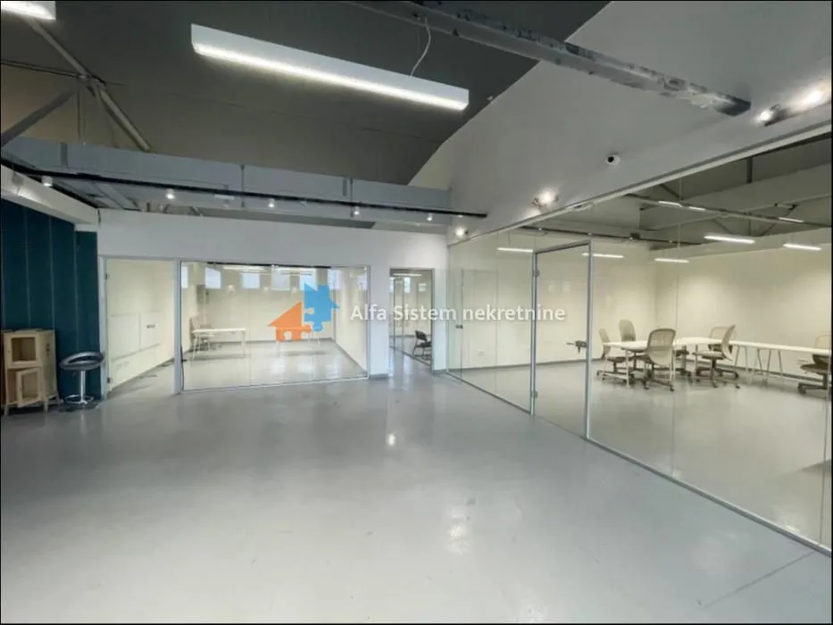 Rent, office space, 1000m², Autokomanda, Voždovac Sve Podlokacije