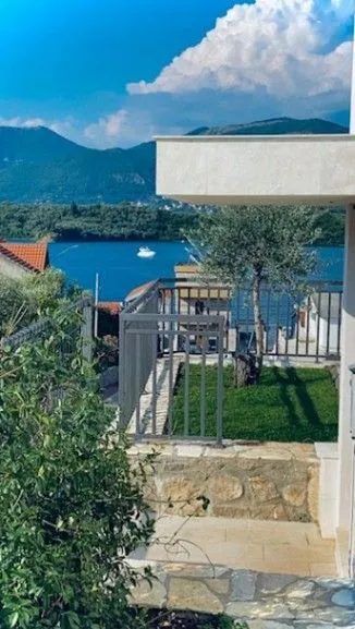 Rent, apartment, 56m², Tivat, Crna Gora
