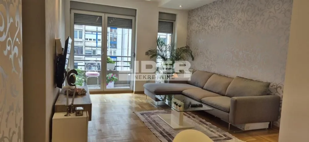 Izdavanje, dvosoban stan, 54m², Vračar Sve Podlokacije, Beograd