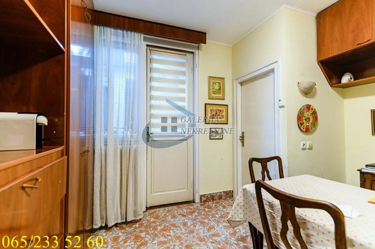 Prodaja, dvosoban stan, 62m², Vračar Sve Podlokacije, Beograd