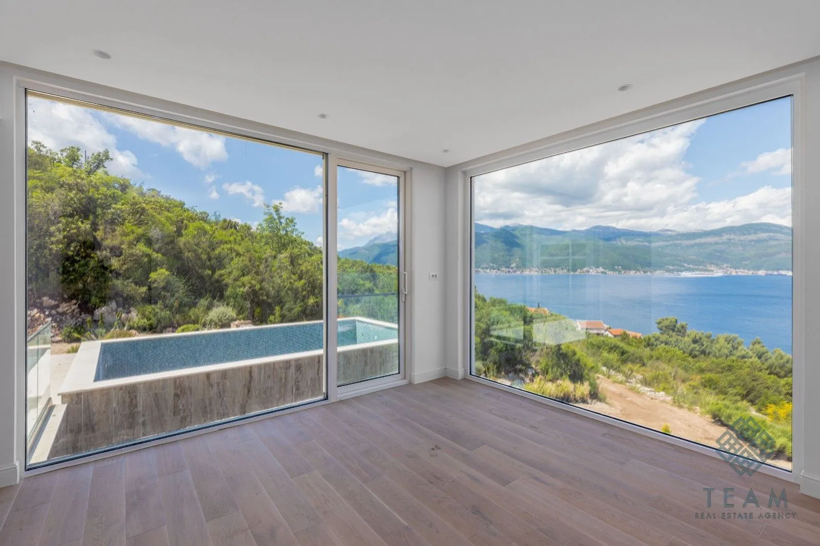 Sale, house, 328m², Krašići, Tivat