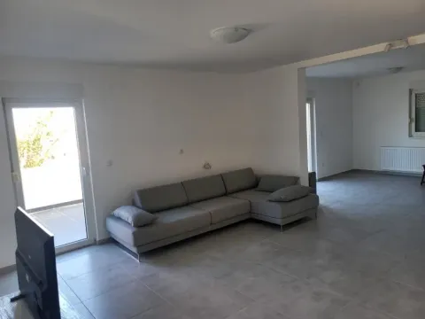 Izdavanje, kuća, 160m², Zvezdara Sve Podlokacije, Beograd - image 4