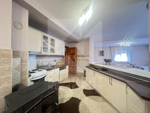 Izdavanje, trosoban stan, 150m², Stari Aerodrom, Podgorica - image 6