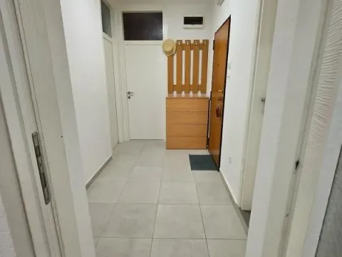 Rent, two bedroom apartment, 70m², Bar, Crna Gora - image 7