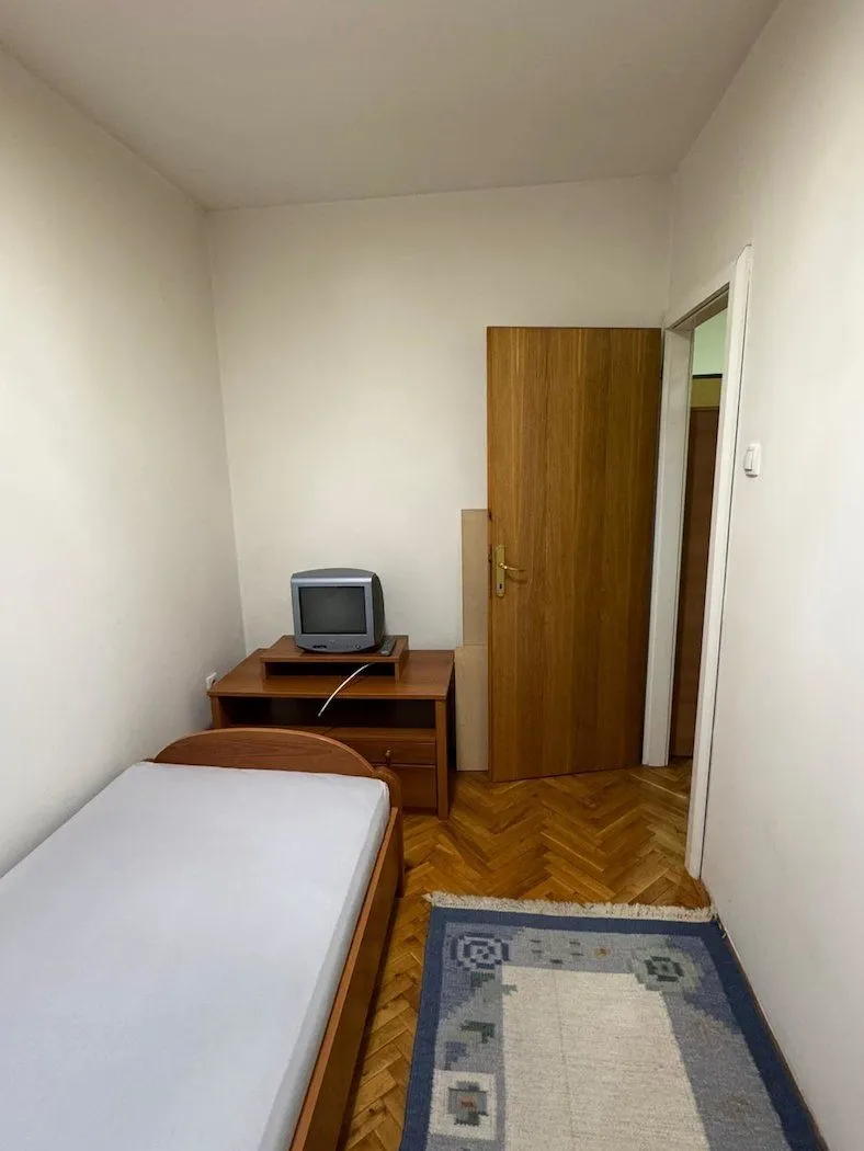 Izdavanje, jednosoban stan, 56m², Grbavica, Novi Sad Sve Podlokacije