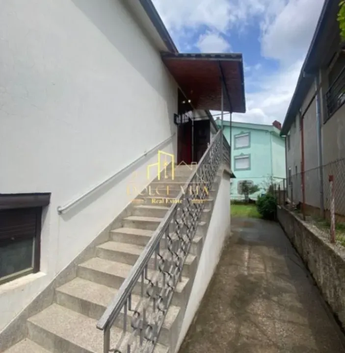 Izdavanje, dvosoban stan, 70m², Stari Aerodrom, Podgorica