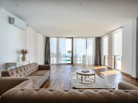 Rent, house, 670m², Krimovica, Kotor - image 4