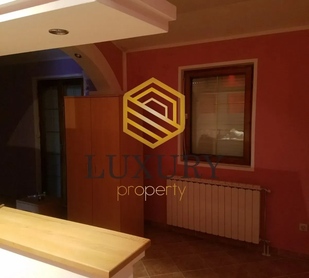 Izdavanje, stan, 140m², Zlatica, Podgorica