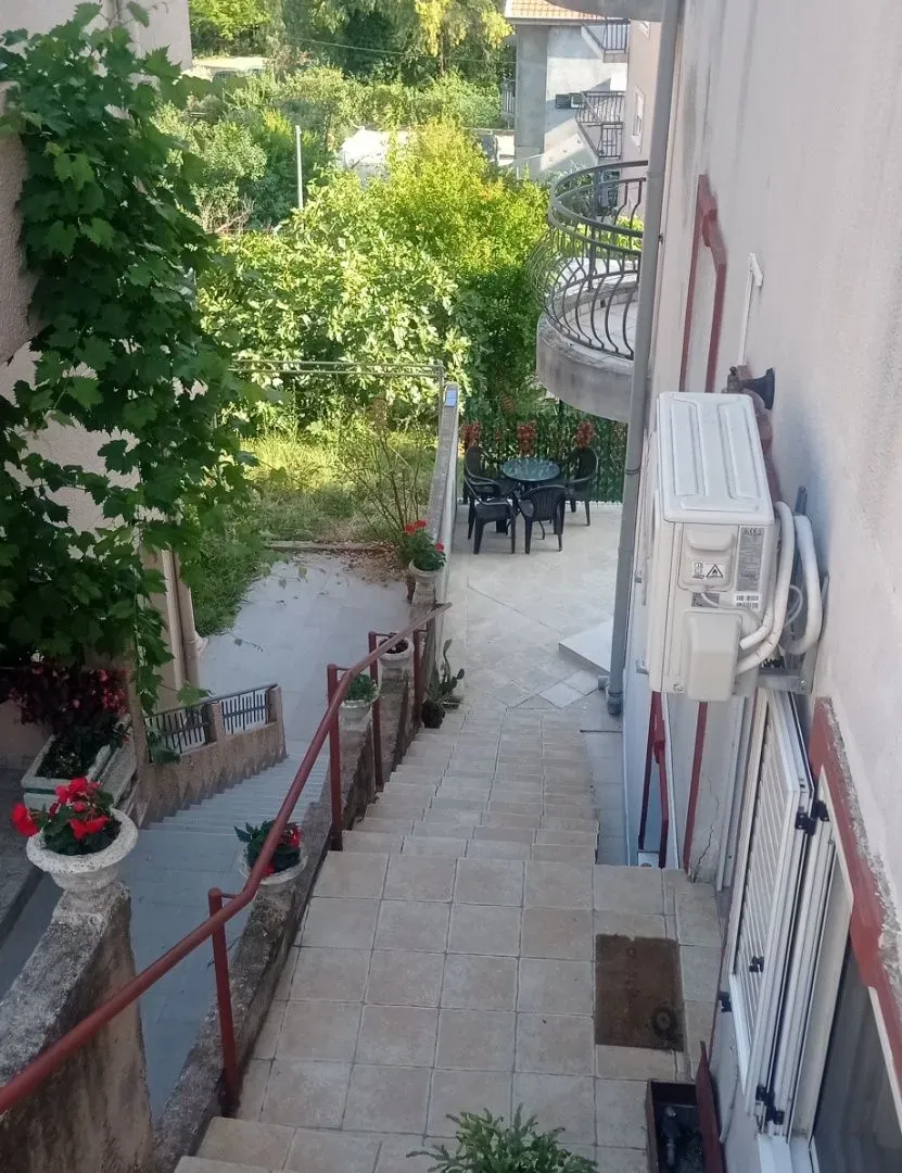 Izdavanje, jednosoban stan, 30m², Igalo, Herceg Novi
