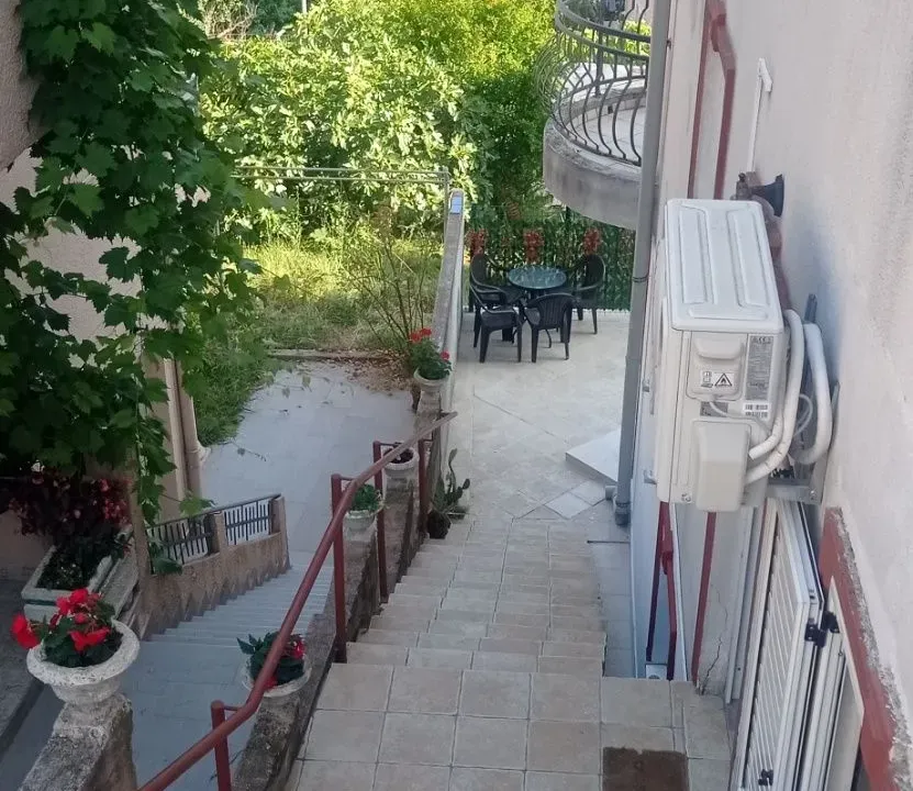 Izdavanje, jednosoban stan, 30m², Igalo, Herceg Novi