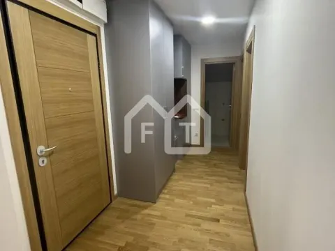 Izdavanje, trosoban stan, 65m², Južni Bulevar, Vračar Sve Podlokacije