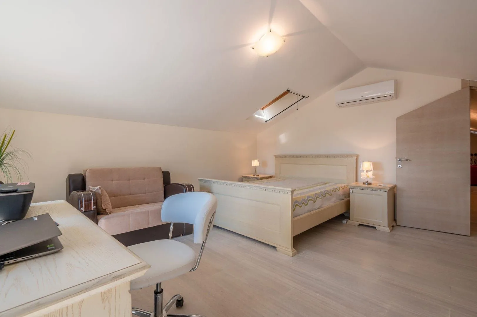 Sale, three bedroom apartment, 123m², Pržno, Budva
