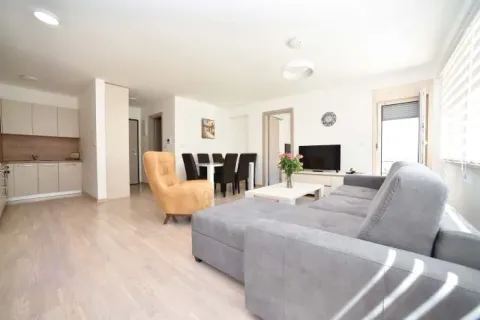 Rent, two bedroom apartment, 74m², Centar, Budva - image 3