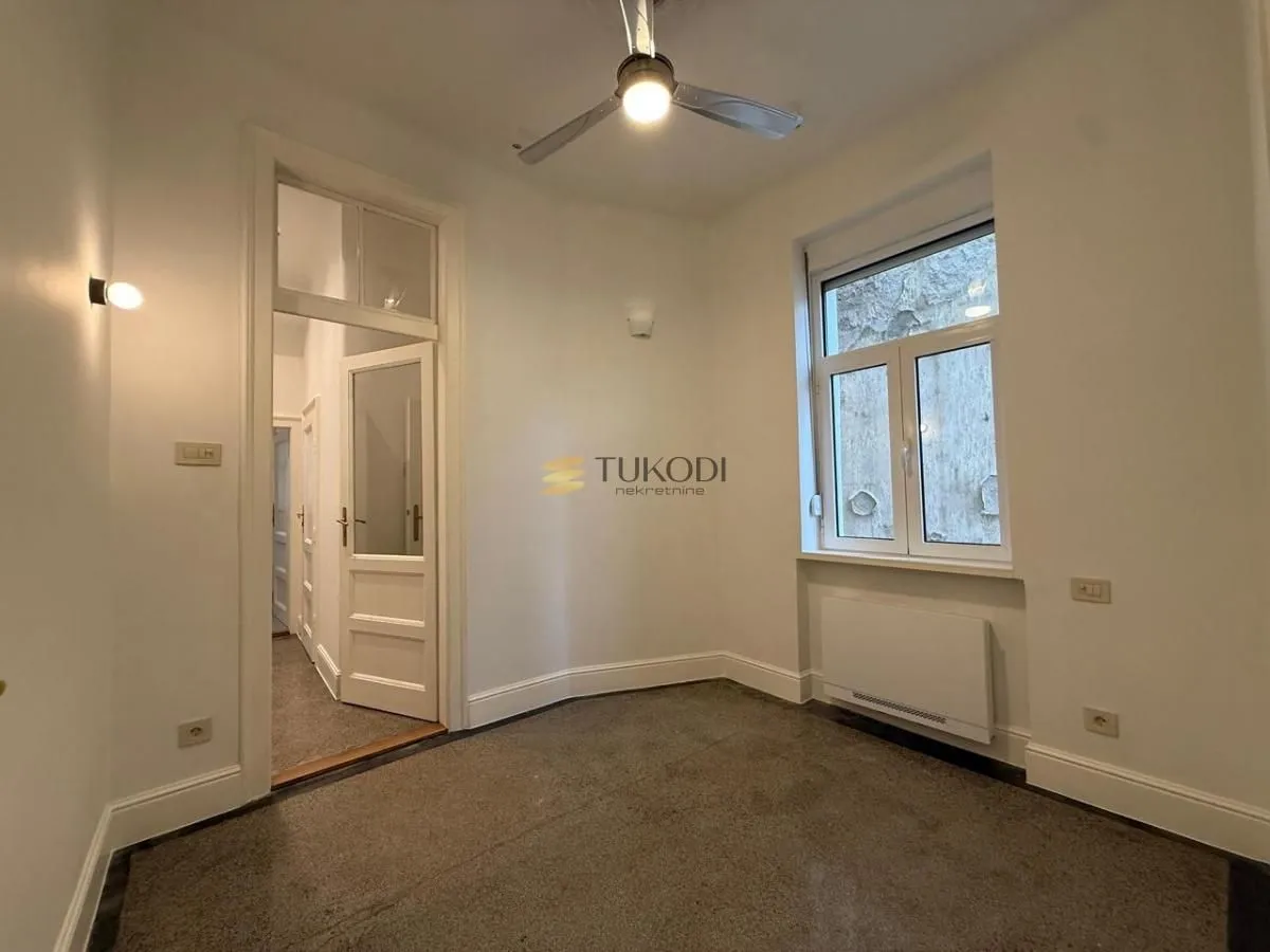 Izdavanje, poslovni prostor, 95m², Savski Venac, Beograd