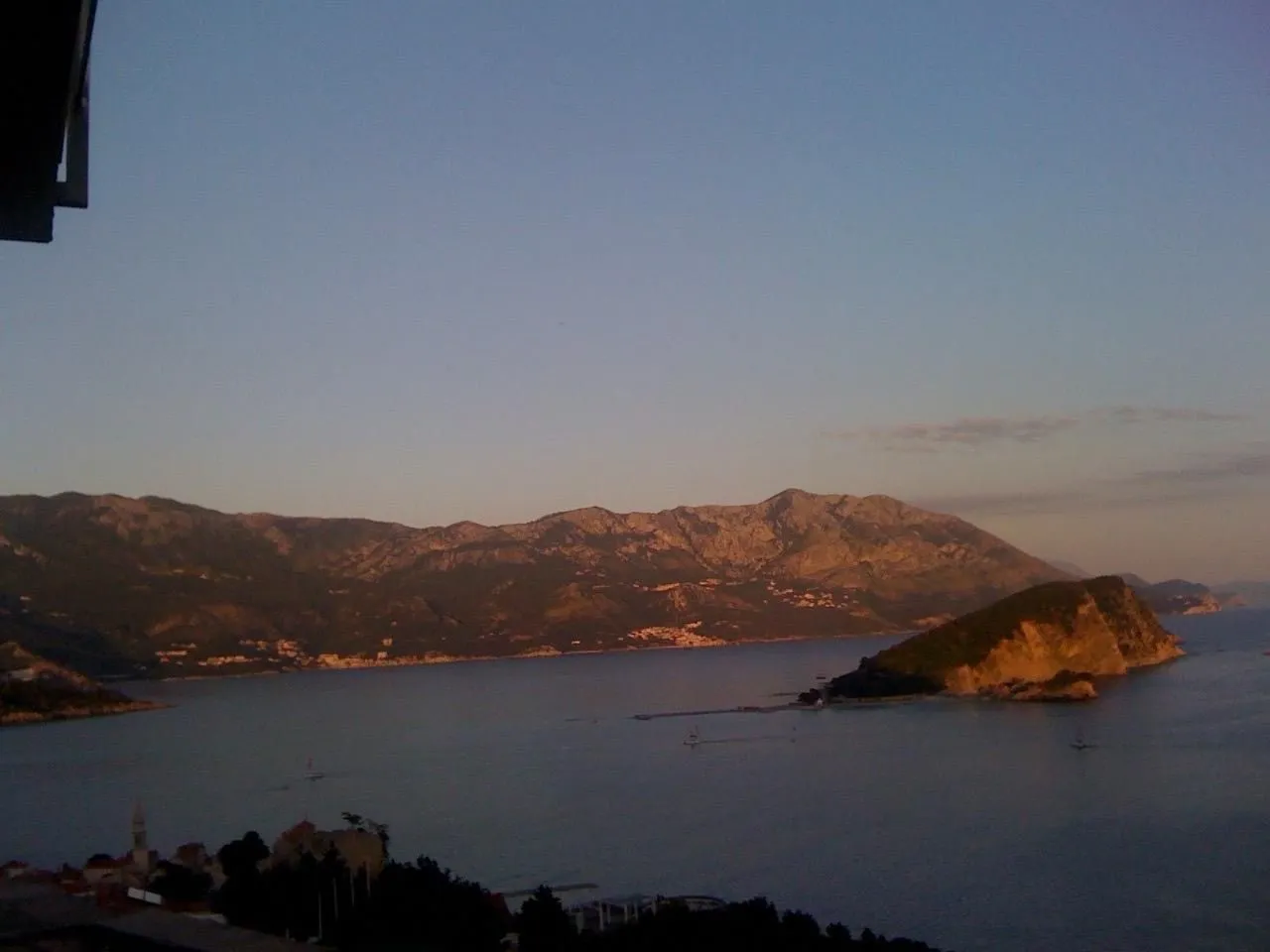 Prodaja, dvosoban stan, 120m², Komoševina, Budva