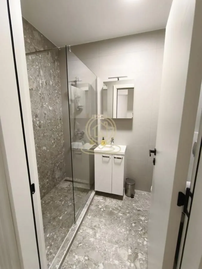 Izdavanje, trosoban stan, 66m², Južni Bulevar, Vračar Sve Podlokacije