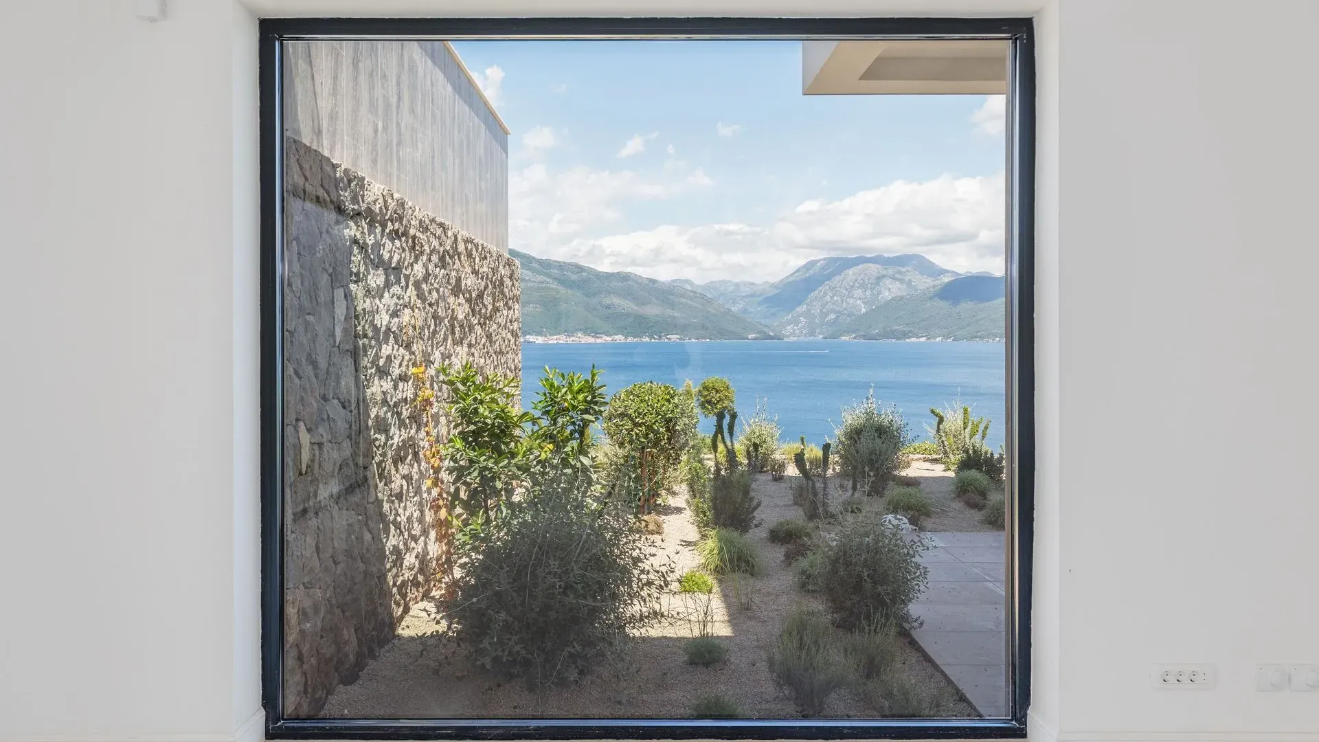 Prodaja, kuća, 328m², Krašići, Tivat