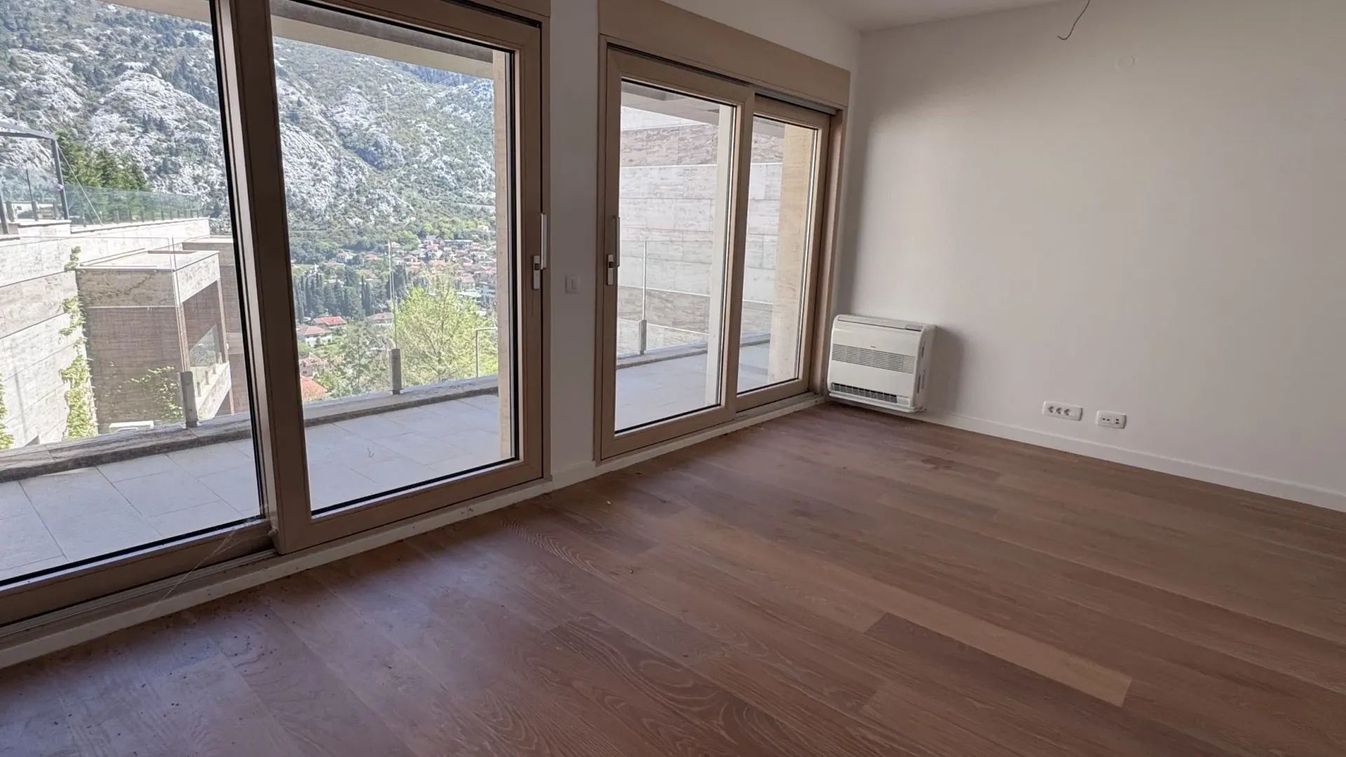 Prodaja, petosoban stan, 173m², Kotor, Crna Gora