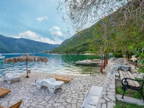 Prodaja, kuća, 250m², Kostanjica, Kotor - image 14