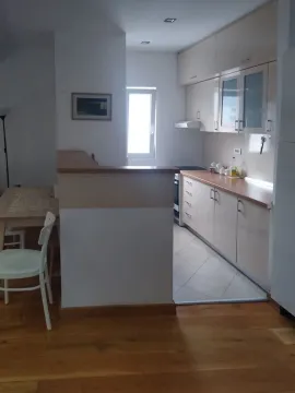 Rent, two bedroom apartment, 90m², Velji Vinogradi, Budva - image 11