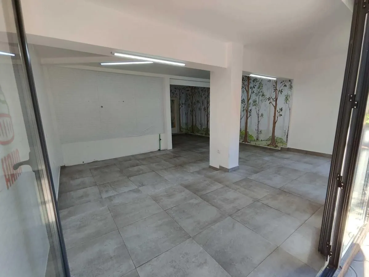 Rent, office space, 112m², Batajnica, Beograd