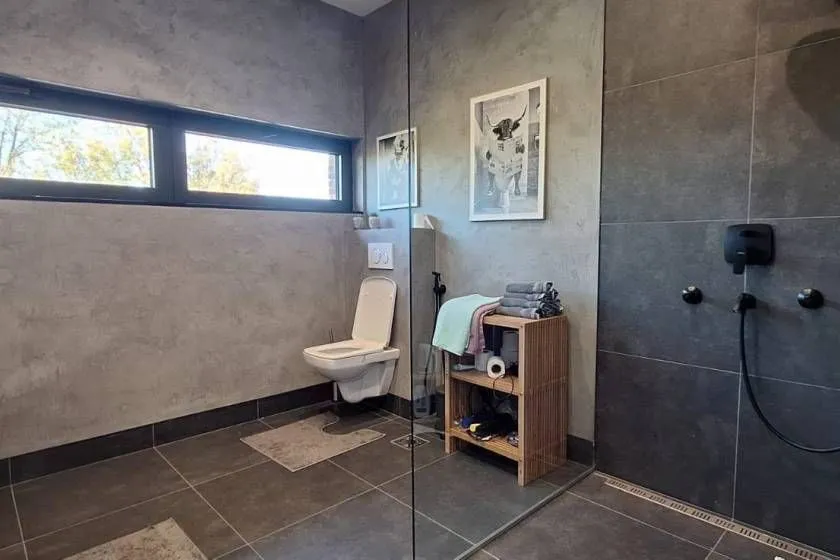 Izdavanje, trosoban stan, 330m², Voždovac Sve Podlokacije, Beograd