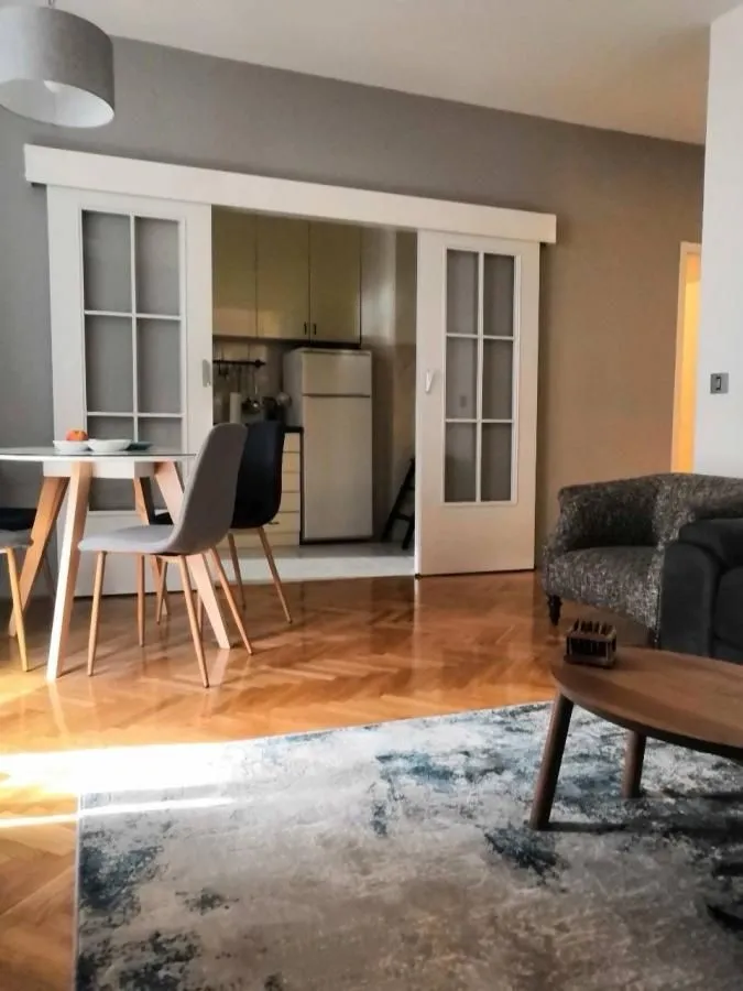 Prodaja, dvosoban stan, 64m², Centar, Novi Sad