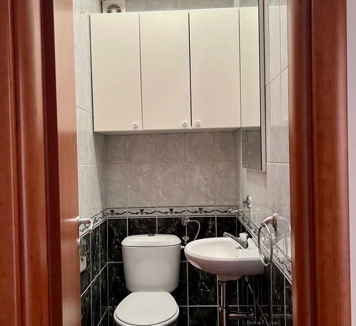 Izdavanje, jednosoban stan, 54m², Krivi Most, Podgorica
