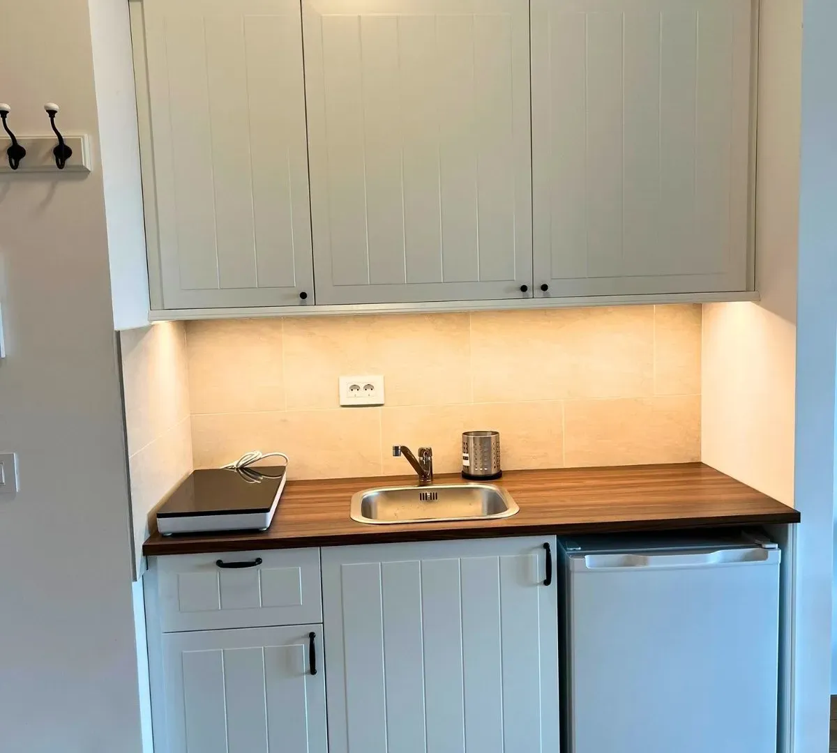 Izdavanje, jednosoban stan, 32m², Autokomanda, Voždovac Sve Podlokacije