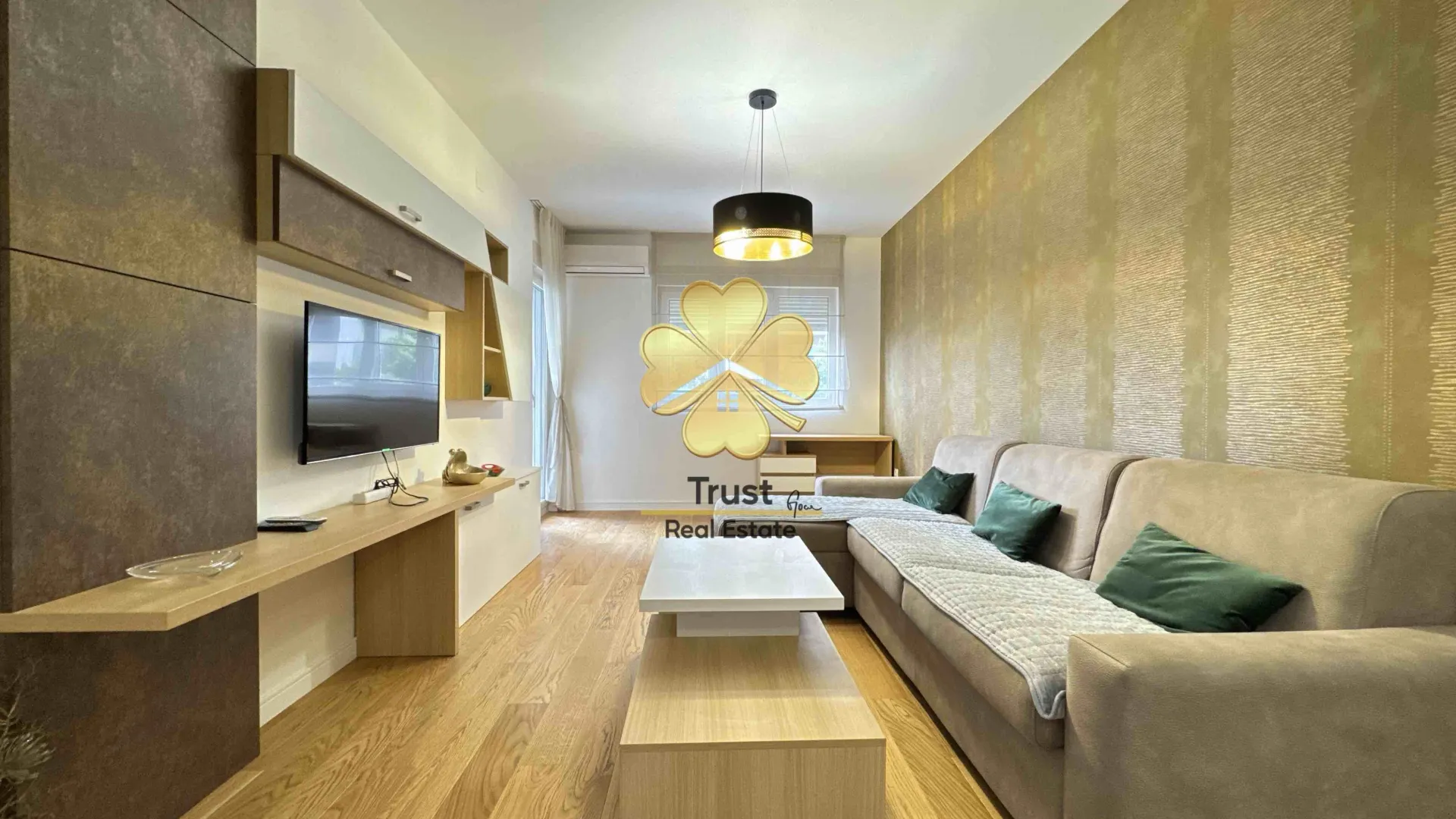 Izdavanje, jednosoban stan, 50m², Central Point, Podgorica