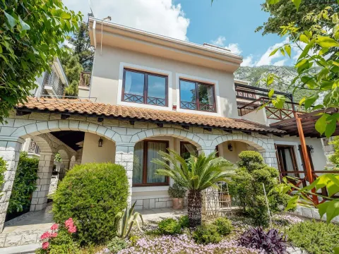Sale, house, 354m², Kotor, Crna Gora - image 3