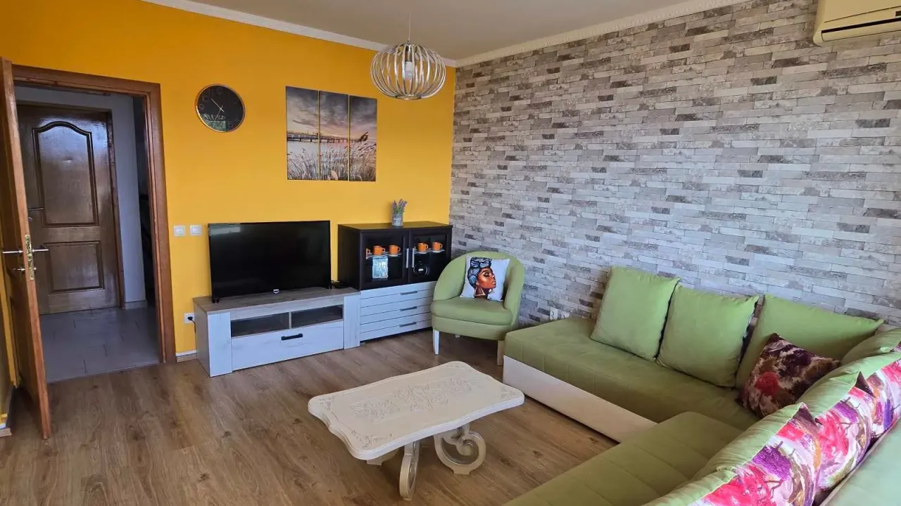 Izdavanje, jednosoban stan, 50m², Centar, Tivat