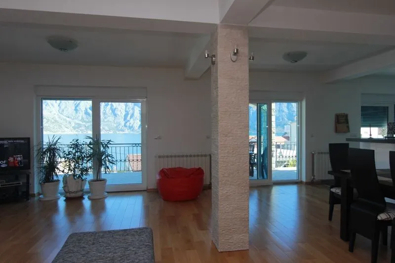 Sale, house, 300m², Stoliv, Kotor