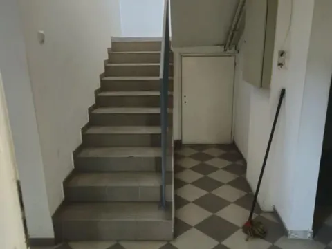 Rent, office space, 1000m², Dušanovac, Voždovac Sve Podlokacije - image 13