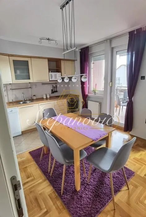 Prodaja, trosoban stan, 80m², Bulevar Oslobodjenja, Novi Sad Sve Podlokacije