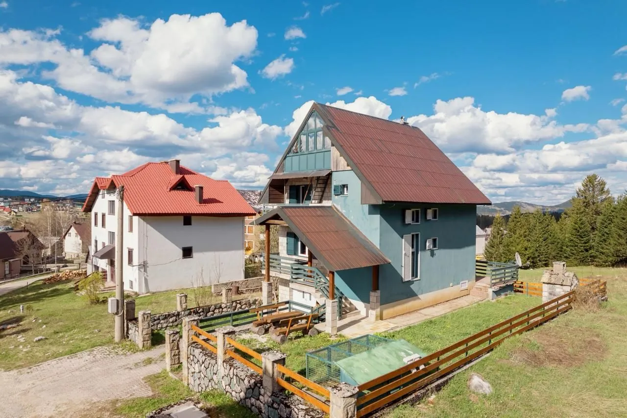 Prodaja, kuća, 300m², Žabljak II, Žabljak
