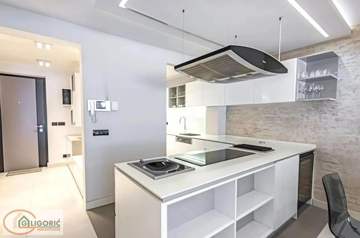 Prodaja, kuća, 305m², Čukarica, Beograd