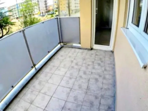 Izdavanje, trosoban stan, 70m², City Kvart, Podgorica - image 8